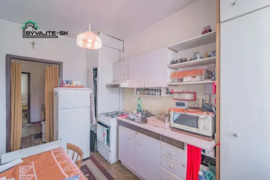 Na predaj 2-izbový byt, 51 m², Prievidza, Cesta Vl. Clementisa