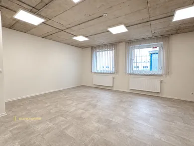 Na prenájom komerčné, 38 m², Spišská Nová Ves, Radlinského