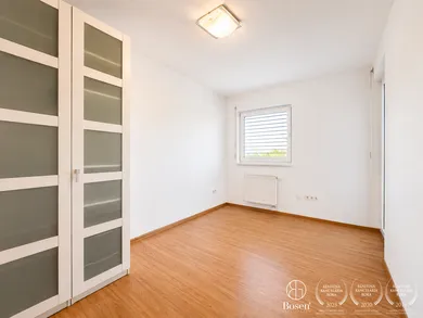 Na prenájom 4-izbový byt, 109 m², Trenčín, Rybárska