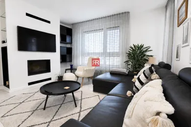 Na prenájom 2-izbový byt, 59 m², Bratislava-Staré Mesto