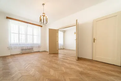 Na predaj 4-izbový byt, 101 m², Bratislava-Staré Mesto, Mariánska