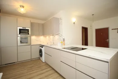 Na prenájom 3-izbový byt, 86 m², Bratislava-Petržalka, Šustekova