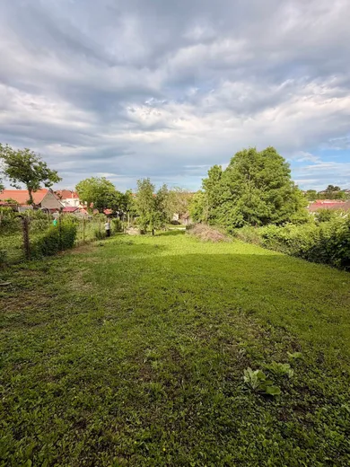 Na predaj pozemok, 700 m², Petrova Ves