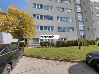 Na prenájom komerčné, 180 m², Bratislava-Rača, Na pántoch