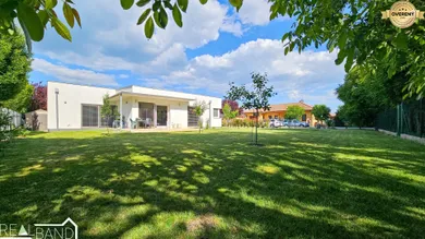 Domy na sprzedaż, 3-pokojowe, Galanta · €320 000