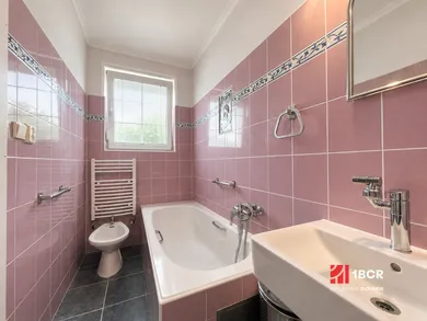 Na predaj dom, 120 m², Bratislava-Ružinov, Senná