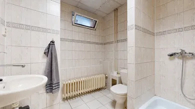 Na prenájom komerčné, 113 m², Bratislava-Ružinov, Budovateľská