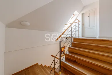 Na prenájom komerčné, 83 m², Bratislava-Staré Mesto, Ventúrska