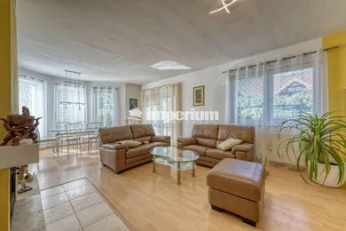 Na predaj 4-izbový dom, 198 m², Hamuliakovo
