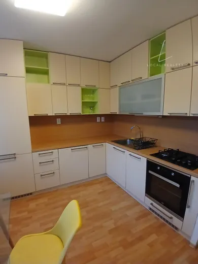 Na prenájom 2-izbový byt, 52 m², Bratislava-Dúbravka, -