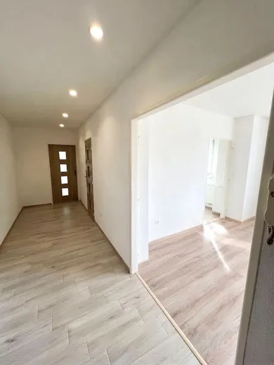 Na predaj 2-izbový byt, 53 m², Prievidza, B. Björnsona
