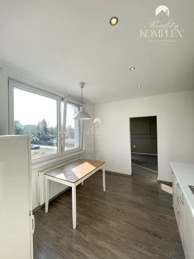 Na predaj 3-izbový byt, 73 m², Komárno, Hradná