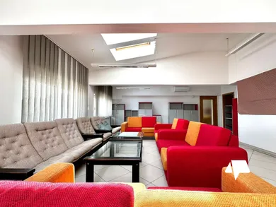 Na prenájom objekt, 229 m², Hlohovec, Nitrianska