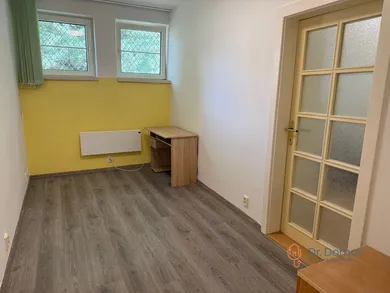 Коммерческие помещения в аренду, Bratislava-Dúbravka · €600