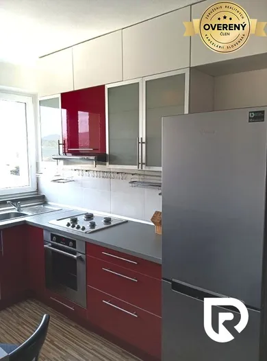 Квартиры в аренду, 3-комнатные, Žilina · €700