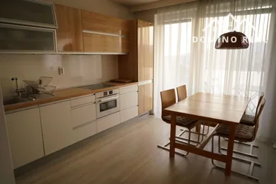 Byty na prenájom 3-izbový, Pezinok · €900