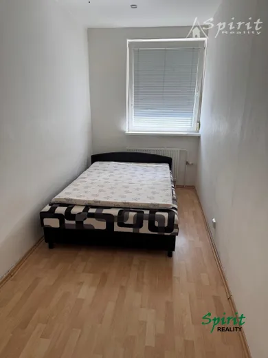Na prenájom 1-izbový byt, 50 m², Bratislava-Petržalka, Vavilovova