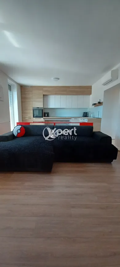 Na predaj 3-izbový byt, 78 m², Dunajská Streda