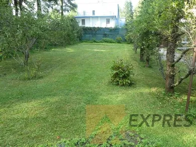 Na predaj 12-izbový dom, 306 m², Handlová, SNP
