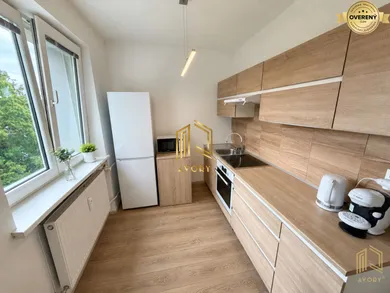Na predaj 2-izbový byt, 53 m², Senica, Hurbanova