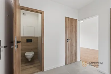 Na predaj 4-izbový byt, 82 m², Bratislava-Dúbravka, Ľuda Zúbka