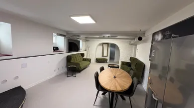 Na predaj 4-izbový byt, 136 m², Bratislava-Nové Mesto, Vajnorská