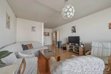 Na predaj 3-izbový byt, 86 m², Bratislava-Petržalka, Holíčska