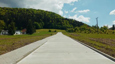Na predaj pozemok, 611 m², Lietava
