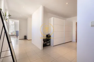 Na predaj 5-izbový byt, 200 m², Bratislava-Staré Mesto, Mariánska