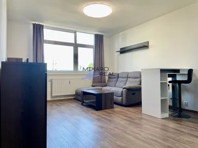 Na prenájom 2-izbový byt, 47 m², Bratislava-Ružinov, Trnavská cesta
