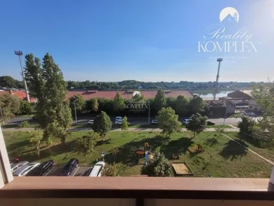 Na prenájom 1-izbový byt, 36 m², Komárno, Dunajské nábrežie