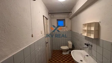 Na predaj dom, 443 m², Branč