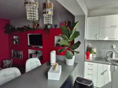 Na predaj 1-izbový byt, 34 m², Bratislava-Petržalka, Lachova