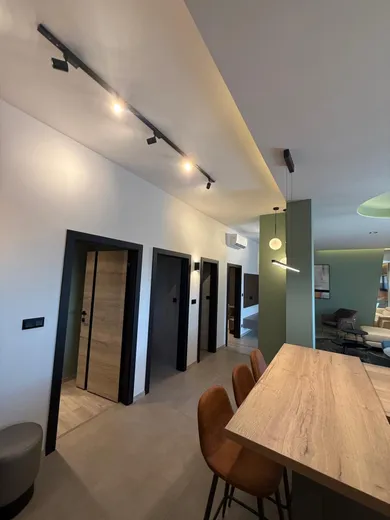 Na predaj 3-izbový byt, 93 m², Nové Zámky, Komárňanská