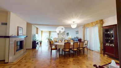Na predaj 6-izbový dom, 520 m², Bratislava-Nové Mesto, Júnova