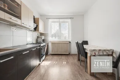 Na predaj 5-izbový dom, 180 m², Vrakúň, Dvojrad