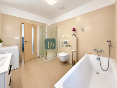 Na predaj 2-izbový byt, 66 m², Nitra, Dolnohorská