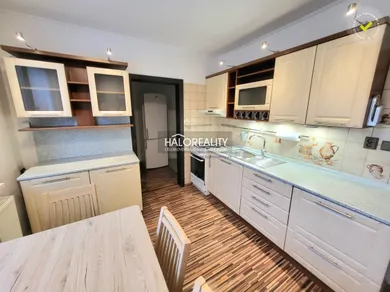 Na predaj 4-izbový byt, 91 m², Partizánske, Malá Okružná