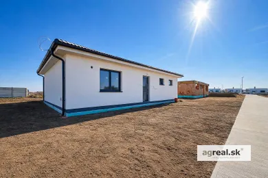 Na predaj 4-izbový dom, 96 m², Hrubá Borša, Snežienková