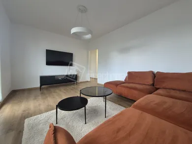 Byty na prenájom 3-izbový, Trenčín · €750