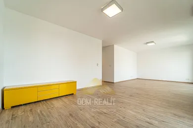 Na predaj 4-izbový byt, 118 m², Bratislava-Petržalka, Pajštúnska
