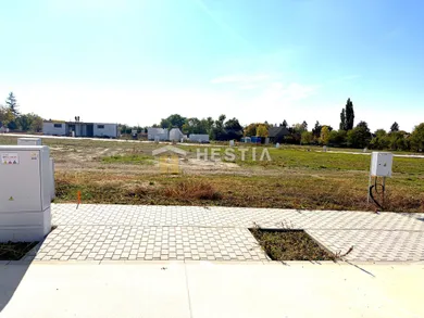 Na predaj pozemok, 553 m², Rovensko