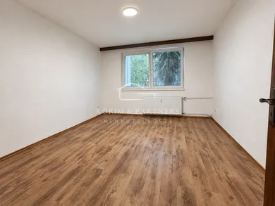 Na prenájom 3-izbový byt, 79 m², Komárno, Vodná