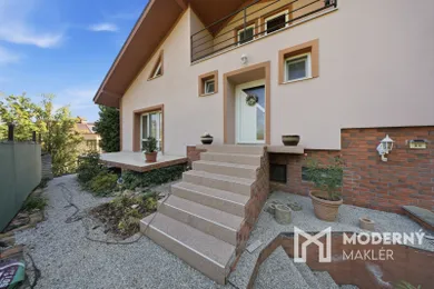 Eladó házak, Hlohovec · €267 500