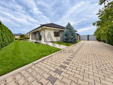 Na predaj 3-izbový dom, 120 m², Dvory nad Žitavou