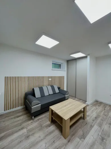 Na prenájom 1-izbový byt, 42 m², Zlaté Moravce, 1. mája