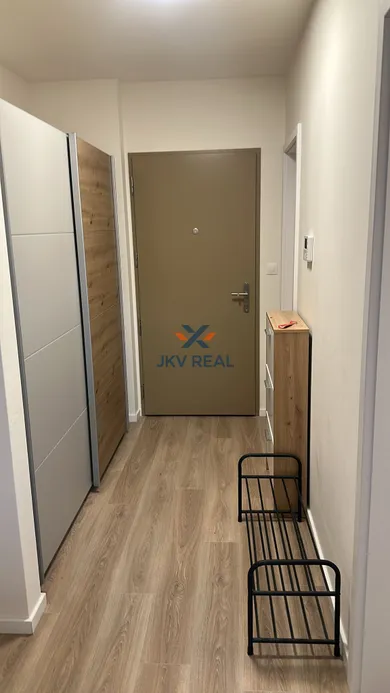 Na prenájom 2-izbový byt, 51 m², Bratislava-Lamač, Jána Langoša