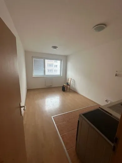 Na prenájom 1-izbový byt, 25 m², Malacky, Záhorácka