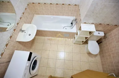 Na prenájom 1-izbový byt, 39 m², Bratislava-Petržalka, Vyšehradská