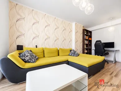 Na prenájom 2-izbový byt, 50 m², Bratislava-Nové Mesto, Hálkova